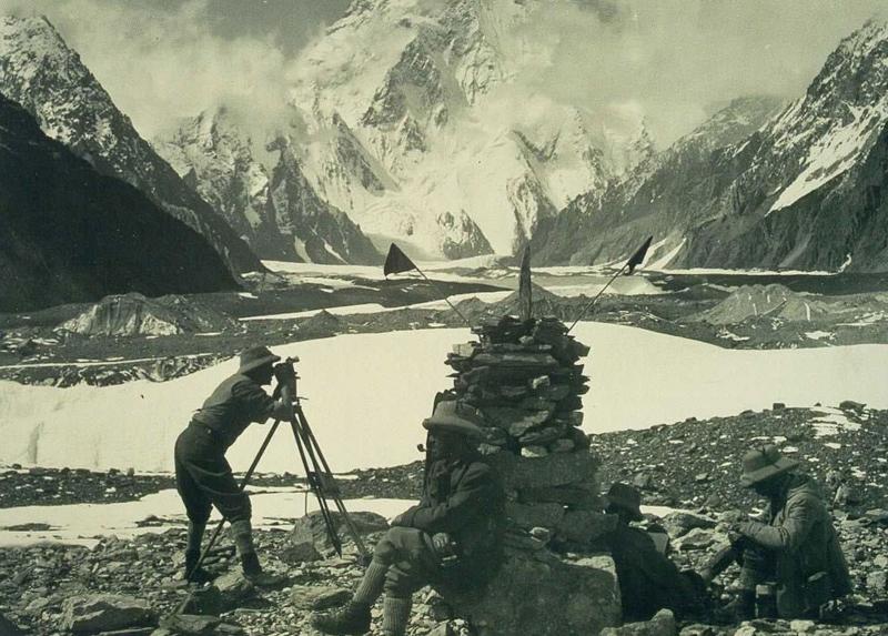 Rilevamenti di Ardito Desio sul K2