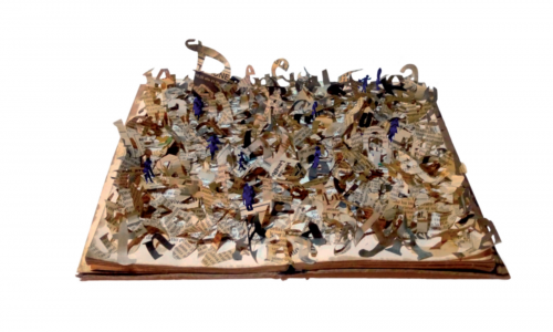 Immagine tratta dalla locandina del convegno: Paolo Beneforti, Perdersi nei boschi, libro, collage e figure in plastica, 2021
