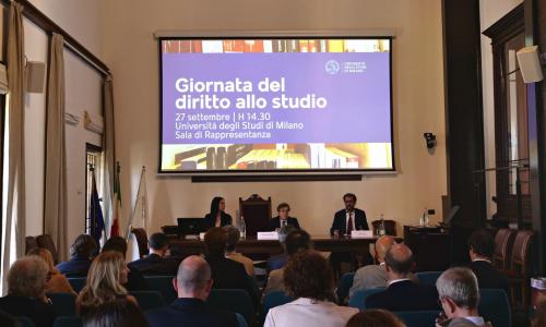 Il rettore Elio Franzini e Marina Brambilla, presidente dell’Osservatorio per il diritto allo studio universitario- CRUL e prorettrice delegata ai servizi per la didattica e agli studenti della Statale, con il giornalista Simone Spetia che ha moderato l'incontro