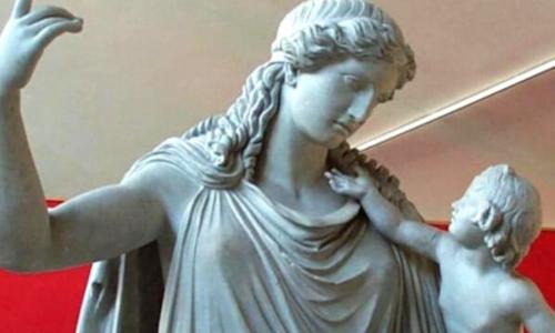 Un particolare della locandina della "Giornata mondiale della Lingua e Cultura greca".