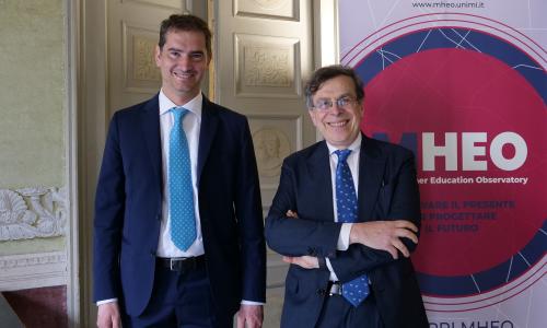 Matteo Turri, responsabile scientifico dell'Osservatorio MHEO, e il rettore Elio Franzini alla presentazione del rapporto