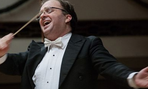 Il direttore d'orchestra Nayden Todorov