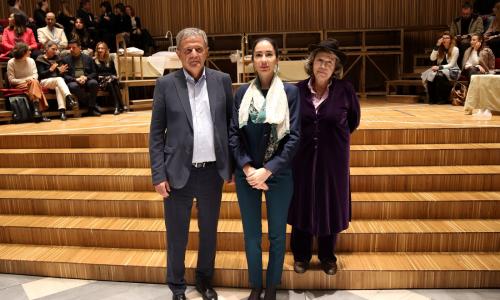 Gianluca Vago, direttore del dipartimento di Oncologia ed Emato-Oncologia, Marina Brambilla, rettrice dell’Università Statale di Milano, Andrée Ruth Shammah, regista teatrale, direttrice artistica e responsabile della Cooperativa Teatro Franco Parenti.