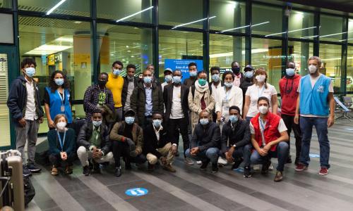 Il gruppo di giovani rifugiati arrivato a Fiumicino