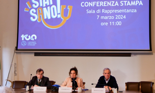 Un momento della conferenza stampa con il rettore Elio Franzini, la giornalista Sara Zambotti e l'assessore al Welfare della Regione Lombardia, Guido Bertolaso