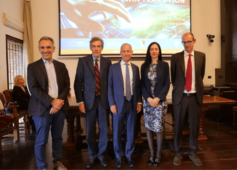 La presentazione con i professori Carlo Fiorio, Alessandro Missale, il presidente di Federchimica, Francesco Buzzella, la rettrice Marina Brambilla, il professor Edoardo Della Torre