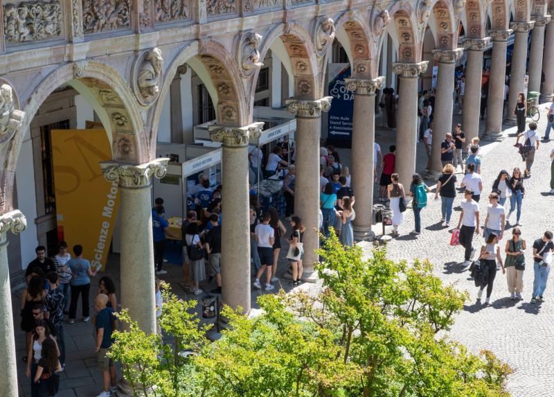 Porticato della sede dell'Università Statale di Milano.