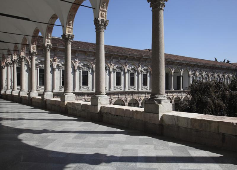 Ca'Granda, colonnato superiore