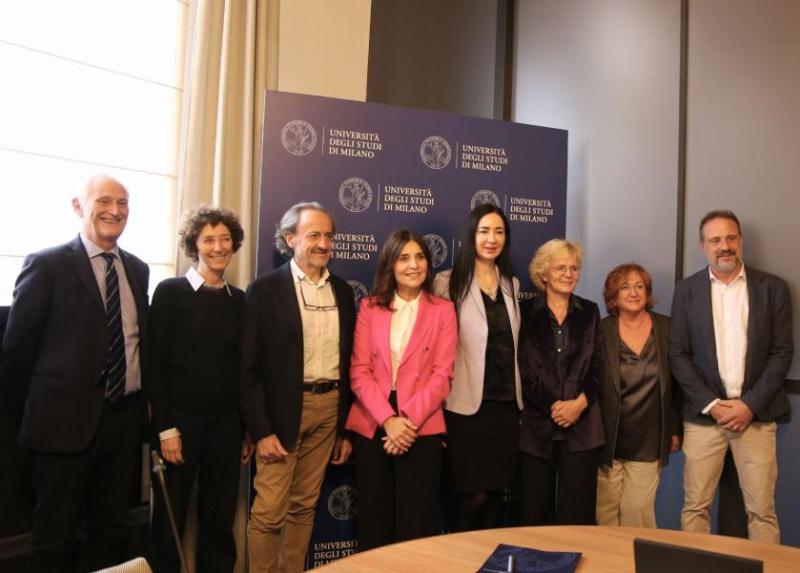Rector Marina Brambilla, Vice Rector for Research, Monica Diluca, the five scientists and the Representative of the European Commission for Northern Italy, Claudia Colla