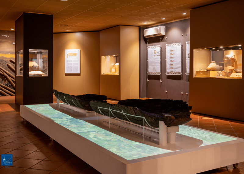 La piroga esposta al Museo Rambotti di Desenzano del Garda - Immagine su gentile concessione del Comune di Desenzano del Garda