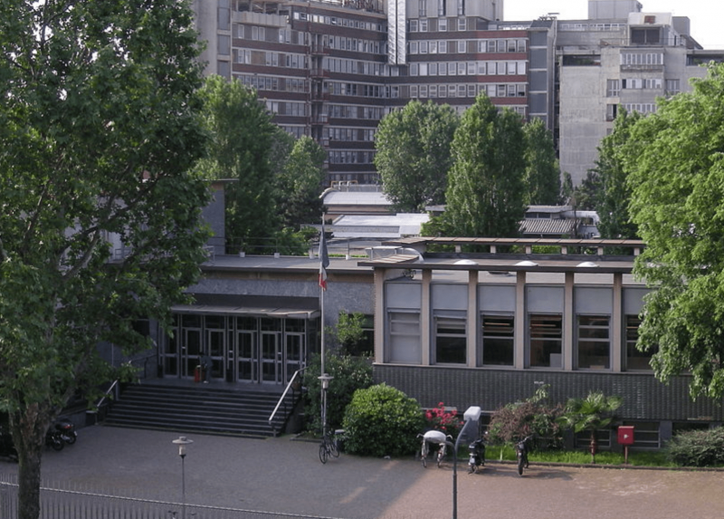 L'ingresso dei dipartimento di Fisica "Aldo Pontremoli" della Statale