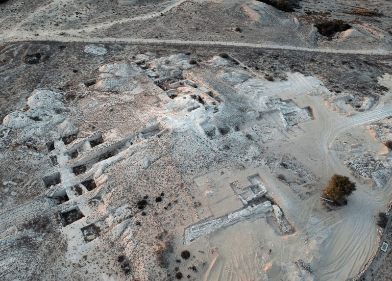  Panoramica dall’alto dello scavo di Tell Abraq
