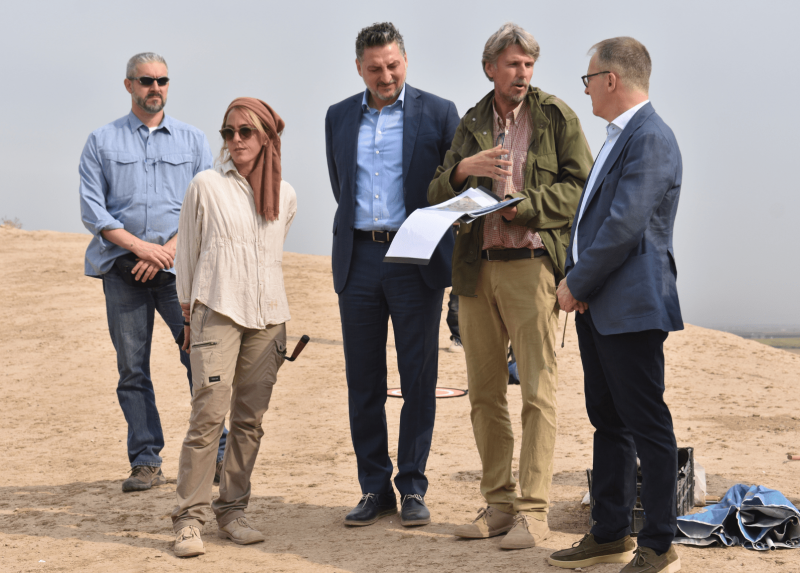 La visita dell’Ambasciatore Italiano in Iraq, Maurizio Greganti, sullo scavo con il professor Luca Peyronel