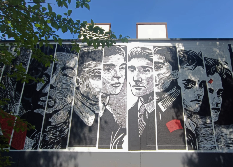 Il murale realizzato in piazza Occhialini