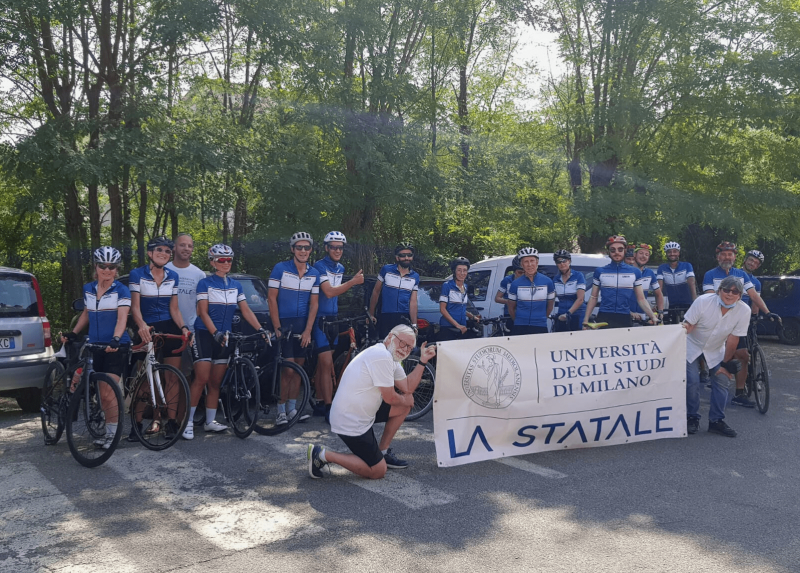La squadra di ciclismo del circolo dei dipendenti dell’Università Statale di Milano (ARCUS)