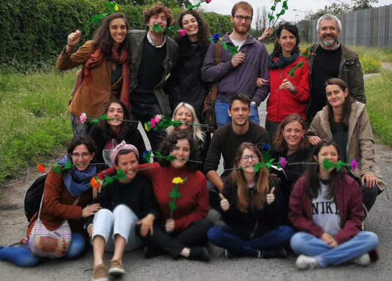 Il gruppo di studenti del laboratorio al Carcere di Opera