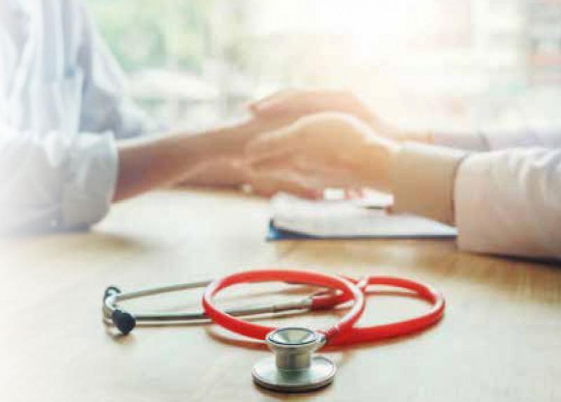 Medico con paziente