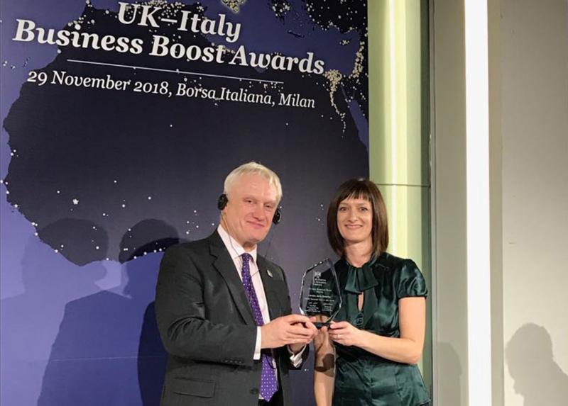Louise Gourlay al momento della consegna del premio