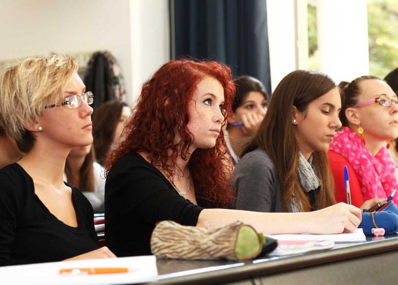 Studentesse a lezione