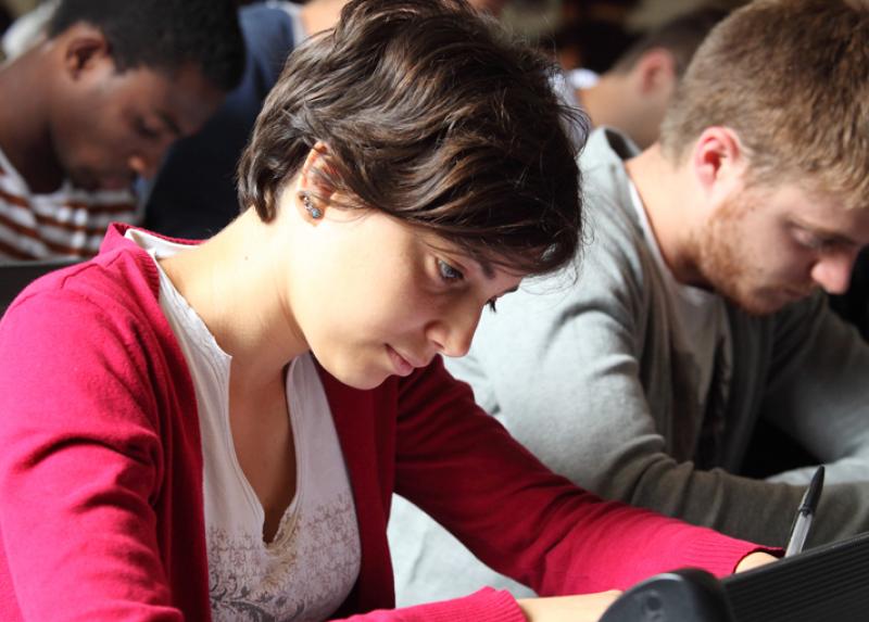 Studentessa a lezione