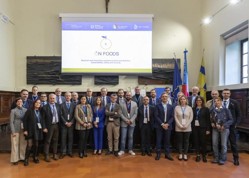 Presentazione Fondazione ONFOOD. Foto di gruppo di tutti i membri