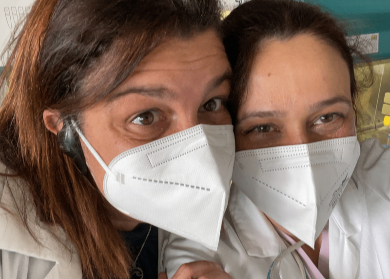 Valentina Massa ed Elisa Borghi, ricercatrici del team del professor Zuccotti che ha messo a punto il test salivare