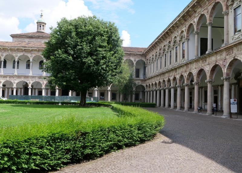 Uno scorcio della sede dell'Università Statale di Milano in via Festa del Perdono
