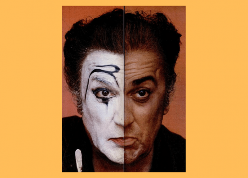 Federico Fellini con il volto a metà truccato da clown: a lui sono dedicate le Giornate di Studio sull’Arte Circense