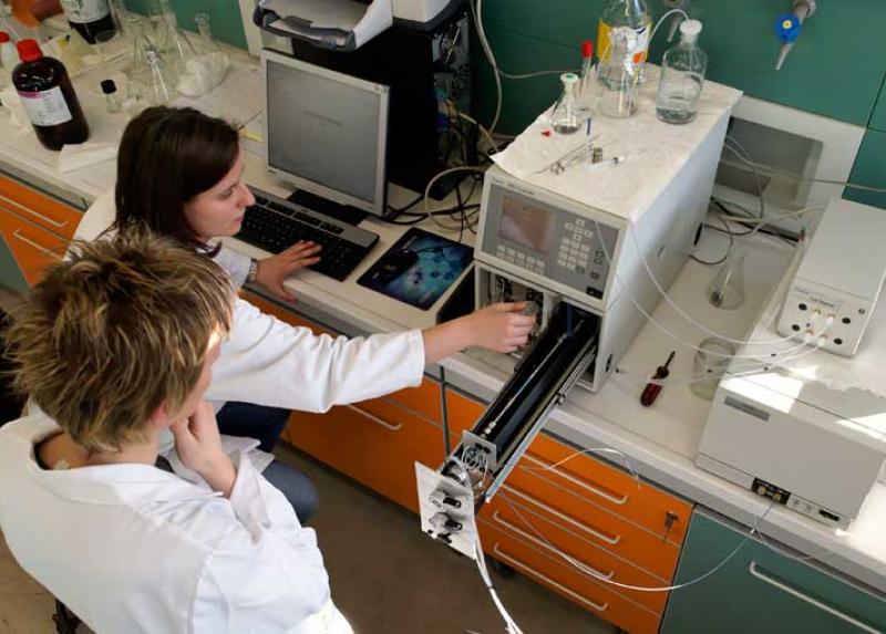 Ricercatrici in laboratorio
