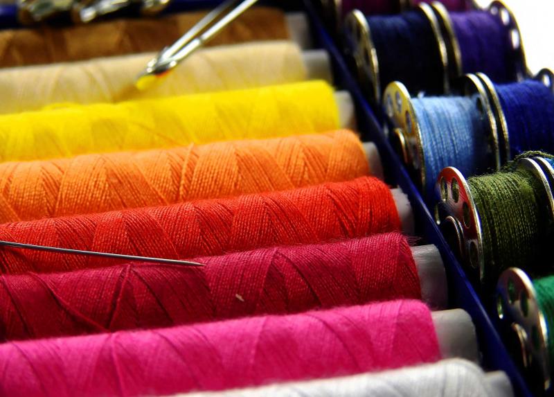 Rocchetti di cotone colorati