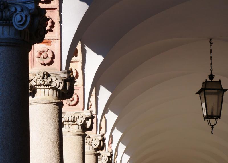 Un dettaglio della sede di via Festa del Perdono dell'Università degli Studi di Milano.