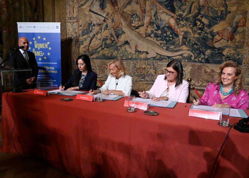 La firma del Protocollo con le rettrici