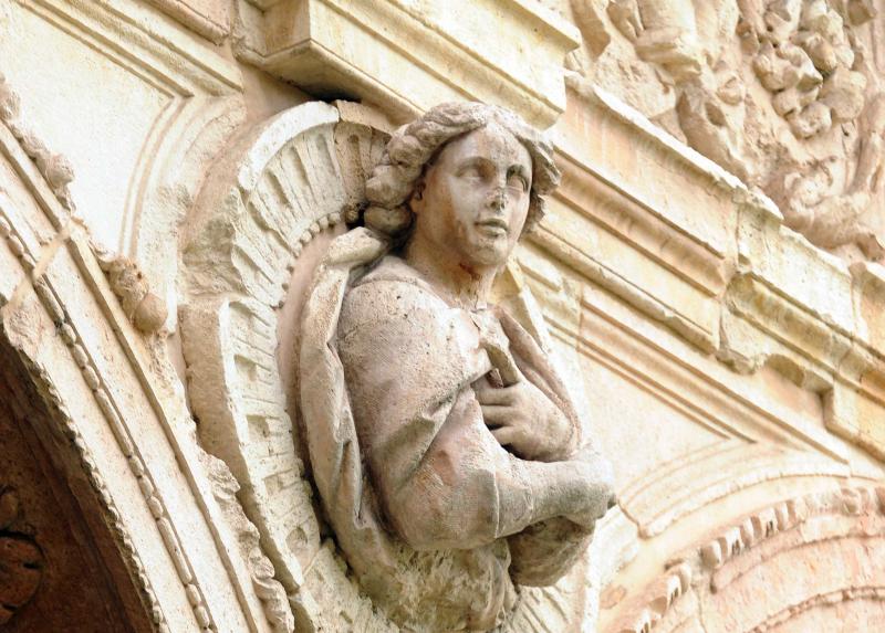 Particolare del colonnato del cortile centrale della Ca' Granda - Foto di Marco Riva