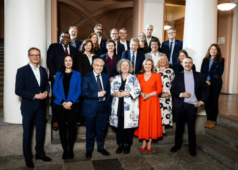 La foto di gruppo con le rettrici e i rettori delle Università della LERU - Credit Veikko Somerpuro