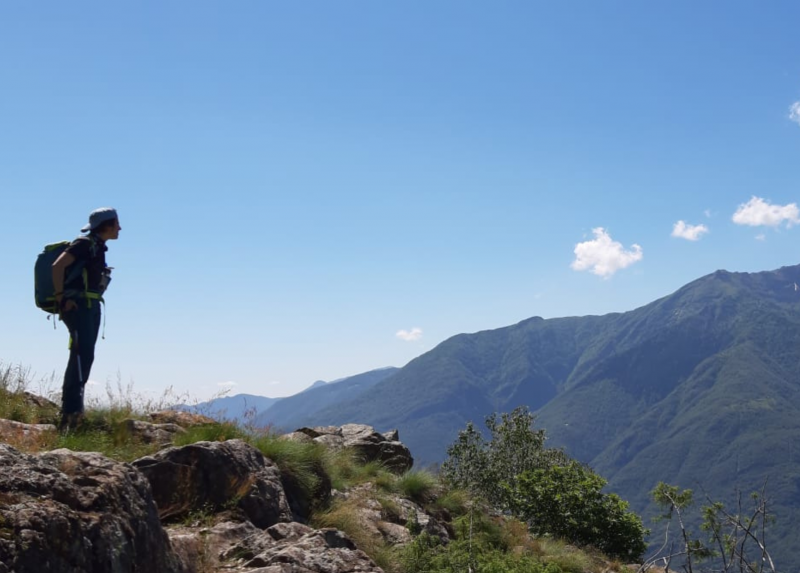 La professoressa Irene Bollati durante una visita nel geoparco UNESCO Sesia Val Grande