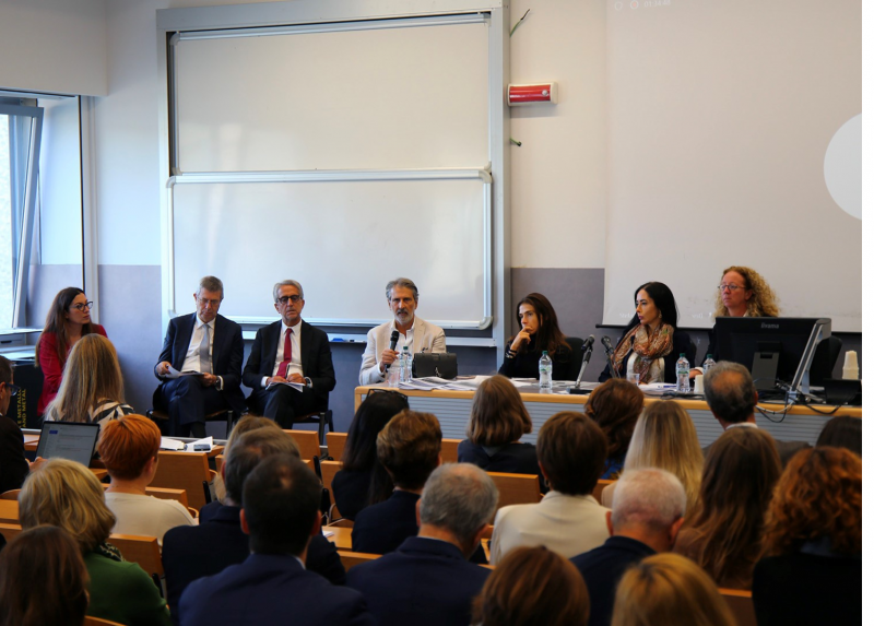 Un momento della presentazione del nuovo laboratorio