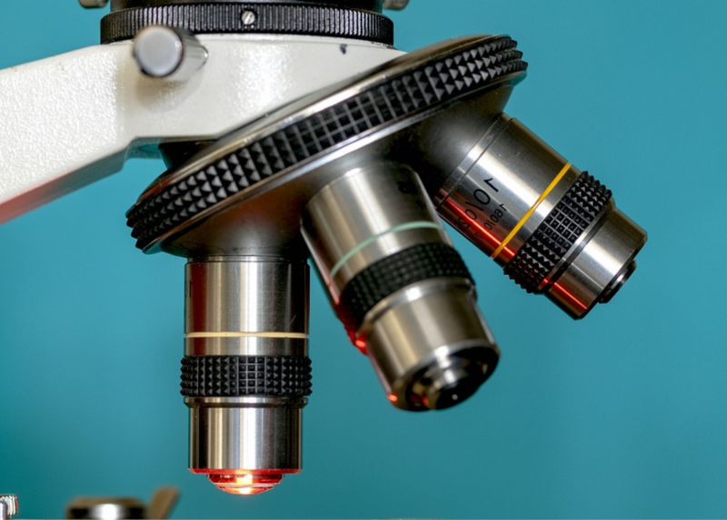 Microscopio di un laboratorio di ricerca