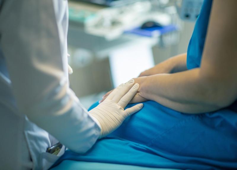 Trattamento ospedaliero, foto di Fernando Zhiminaicela da Pixabay.