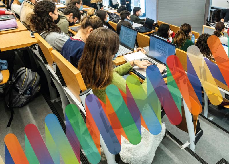 Studentesse e studenti a lezione in Statale