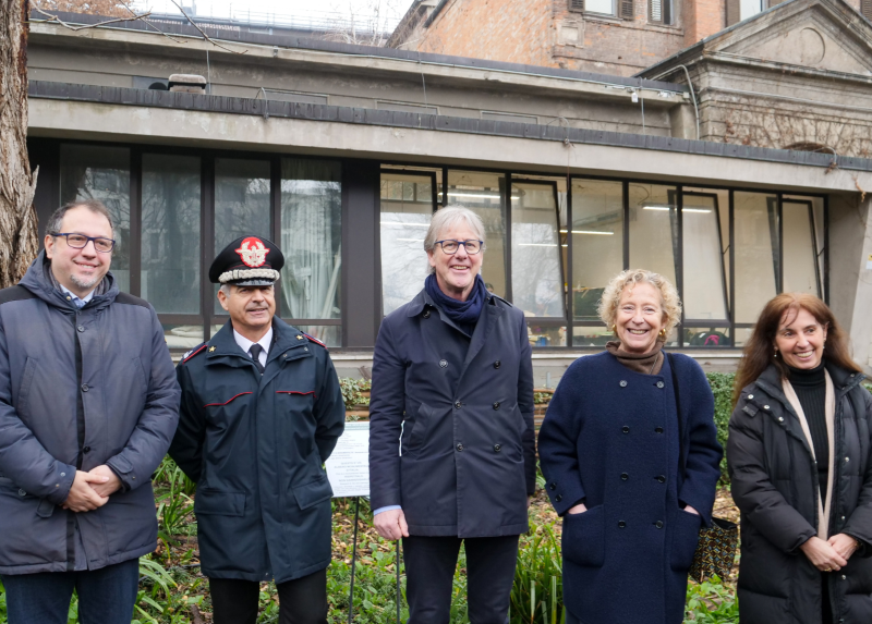 Da sinistra a destra: Gianluca Comazzi, Assessore al Territorio e Sistemi Verdi, Generale B. Benito Castiglia, Martin Kater, Professore della Statale, Elena Grandi, Assessora all’Ambiente e Verde e Antonella Testa, Direttore Centro Funzionale Museo Orto Botanico di Brera