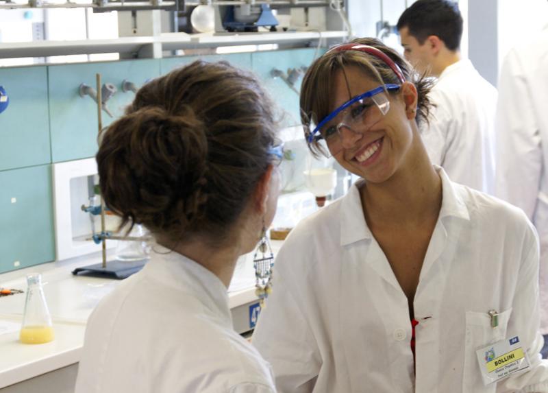Ricercatrici in laboratorio