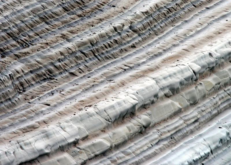 Detail of the cyclic bedding of the Pliocene Trubi Formation at Punta di Maiata (“Scala dei Turchi”), Sicily, part of the Capo Rossello Zanclean unit stratotype section