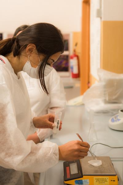 Al banco di laboratorio