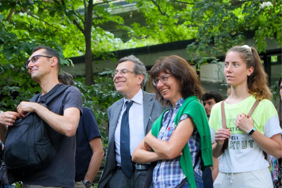 Il rettore Elio Franzini fra il pubblico all’evento all’Orto Botanico di Brera, parte del palinsesto delle celebrazioni del Centenario dell’Università degli Studi di Milano. 