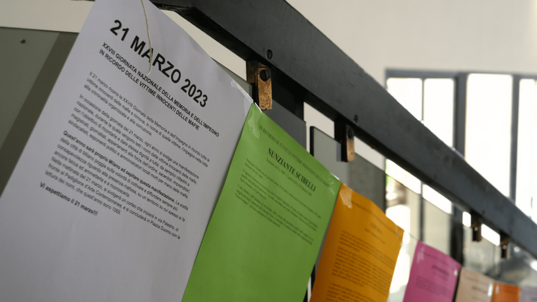 Assemblea dei familiari della vittime innocenti di mafia: installazione di Libera in Statale