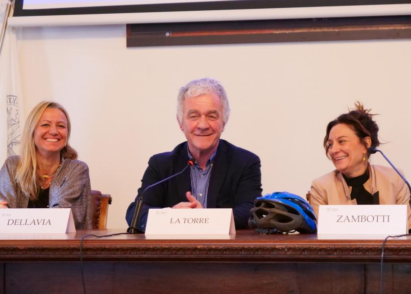 Claudia Dellavia, delegata del Preside della Facoltà di Medicina e Chirurgia alla Terza Missione, Antonio La Torre, docente e delegato allo Sport della Statale, la giornalista Sara Zambotti