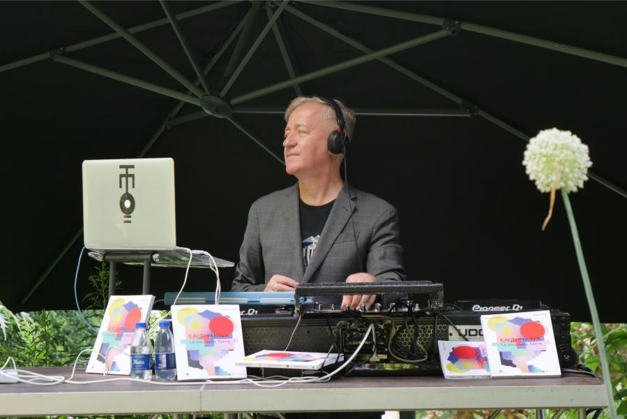 Max Casacci, musicista, produttore e co-fondatore dei Subsonica, ospite all’evento del Centenario dell’Università degli Studi di Milano all’Orto Botanico di Brera.