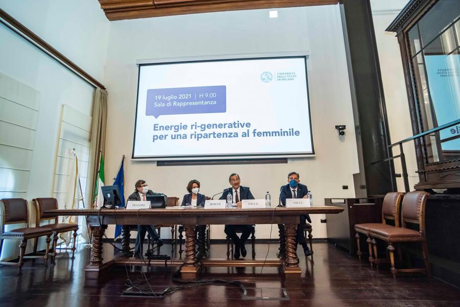 La ministra Elena Bonetti con il rettore Elio Franzini, il sindaco Giuseppe Sala e l'assessore della Regione Lombardia, Fabrizio Sala- Foto Marco Riva
