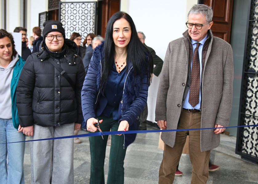 Momento dell'inaugurazione della mostra "La bellezza dell'imperfezione".