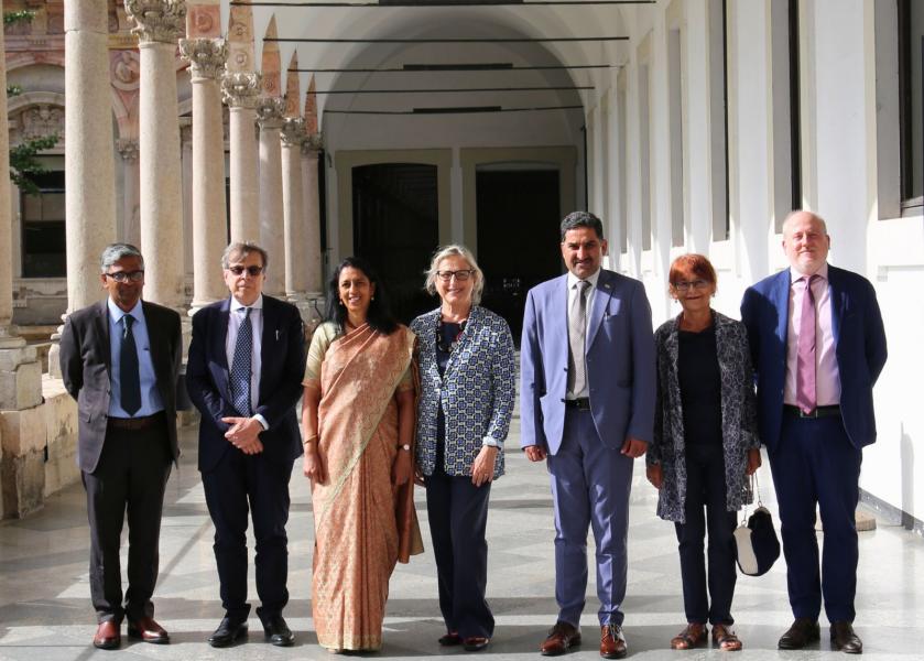 Consul of India Lavanya Kumar, Rector Elio Franzini, Ambassador of India H.E. Vani Rao, Deputy Rector Antonella Baldi, Amararam Gurjar of Indian Embassy, Cinzia Pieruccini and Marco Castellari, Professors of the University of Milan.